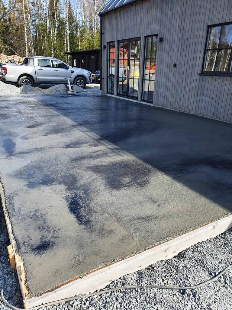 Gjutet däck till villa