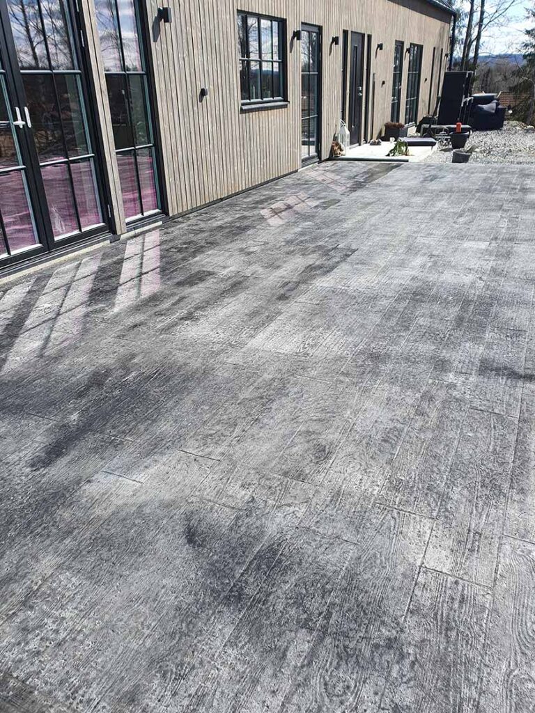 Gjutet däck till villa