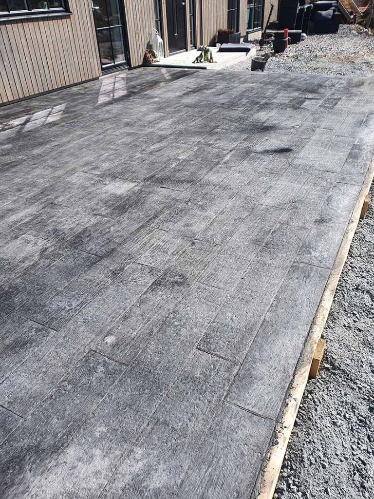 Gjutet däck till villa